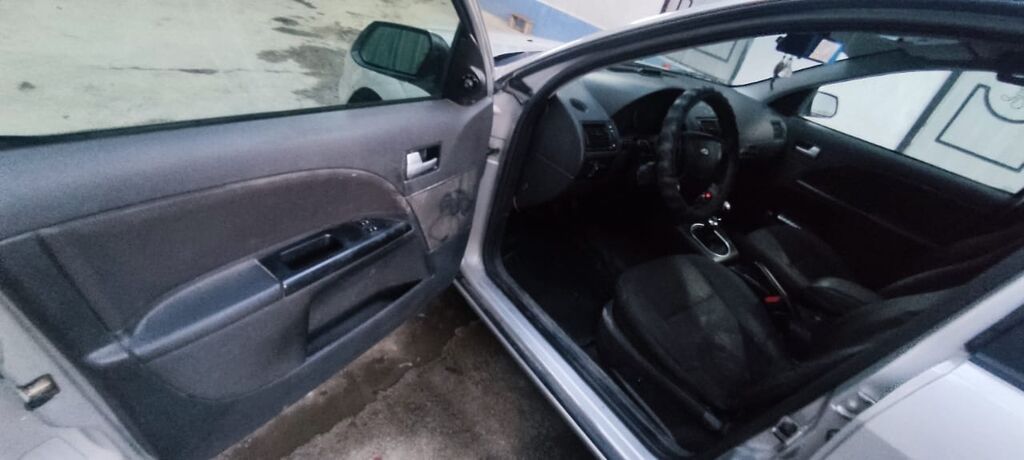 Ford Mondeo: 2003 г., 2 л, Механика, Дизель, Универсал: фото 7