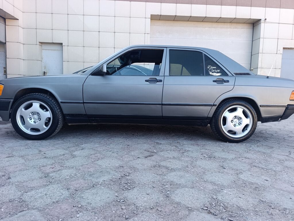 Mercedes-Benz 190: 1988 г., 2 л, Механика, Дизель, Седан: фото 1