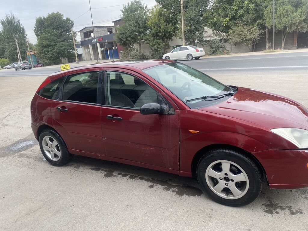 Ford Focus: 2003 г., 2 л, Механика, Бензин, Хэтчбэк: фото 4