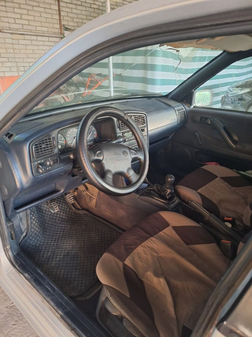Volkswagen Passat: 1994 г., 2 л, Механика, Седан: фото 6