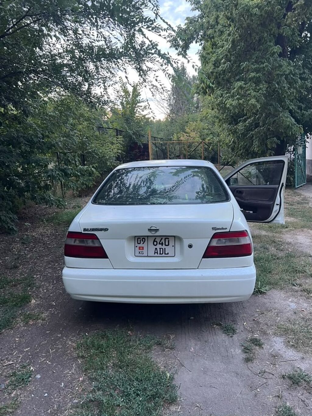 Nissan Bluebird: 2000 г., 1.8 л, Автомат, Седан: фото 7