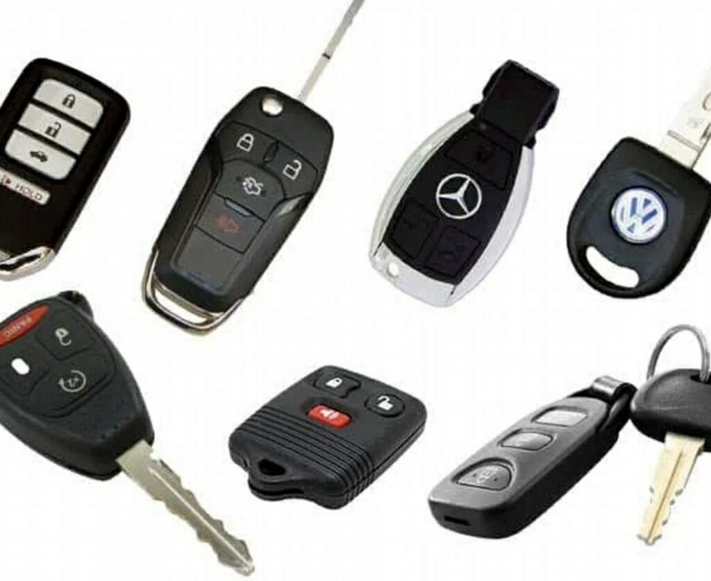 Car keys. АВТОКЛЮЧ В замке. Клипарт автомобильные ключи зажигания. Special vehicle ключ автомобиля. Изготовление автоключей с чипом.