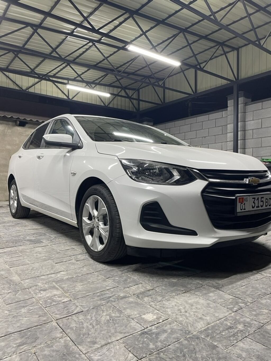 Chevrolet Onix: 2020 г., 1 л, Автомат, Бензин, Седан: фото 2