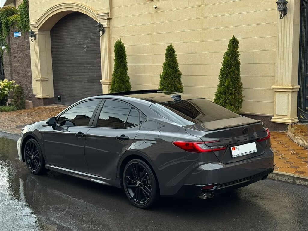 Toyota Camry: 2025 г., 2.5 л, Вариатор, Гибрид, Седан: фото 2