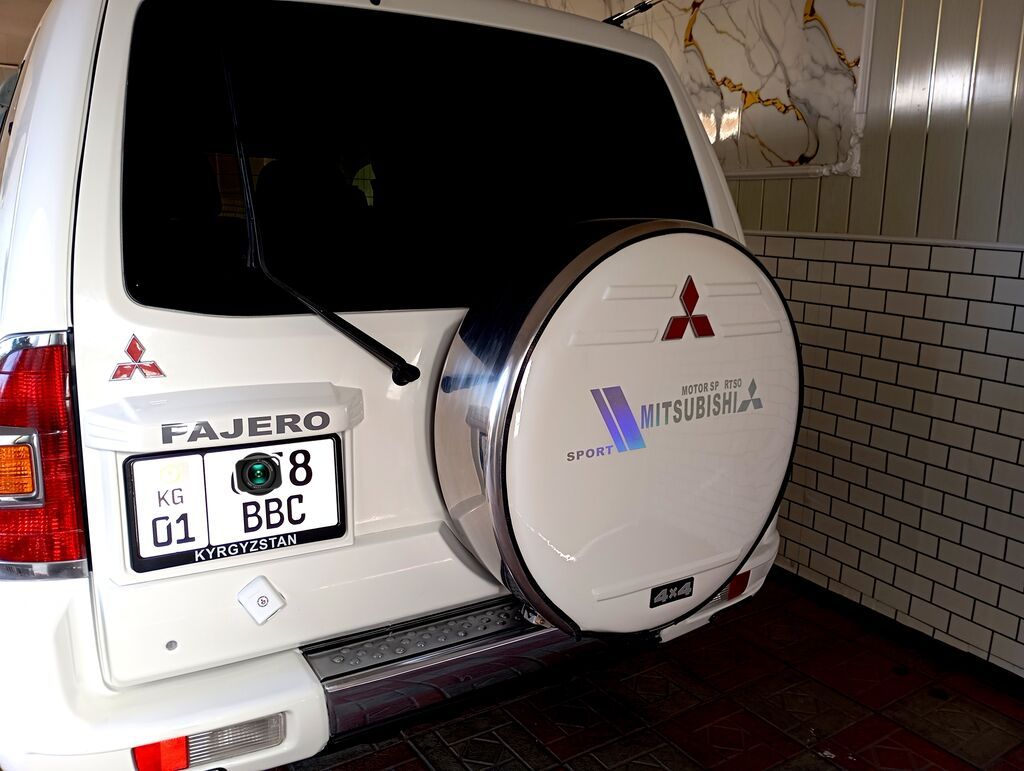 Mitsubishi Pajero: 2003 г., 3.5 л, Автомат, Бензин, Внедорожник: фото 3