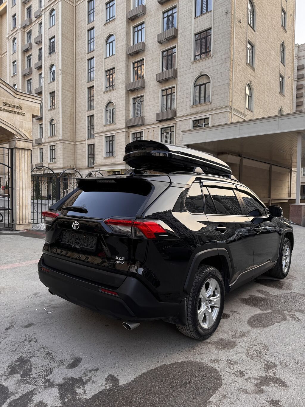 Toyota RAV4: 2019 г., 2.5 л, Автомат, Бензин, Кроссовер: фото 4