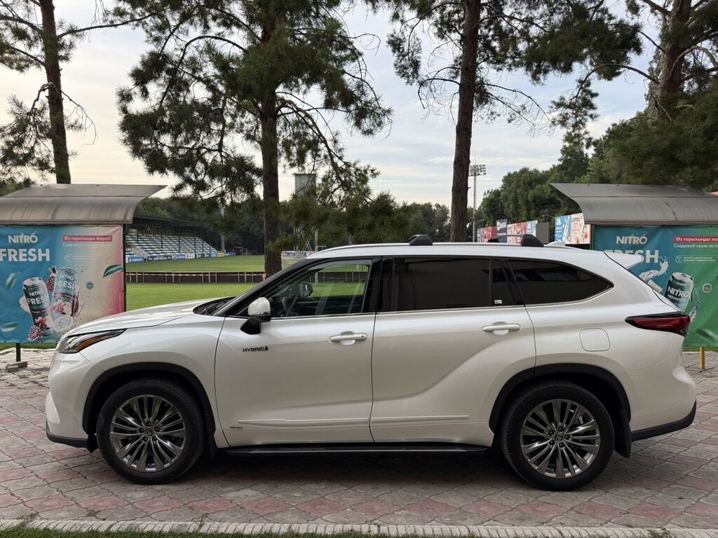 Toyota Highlander: 2020 г., Гибрид, Кроссовер: фото 3