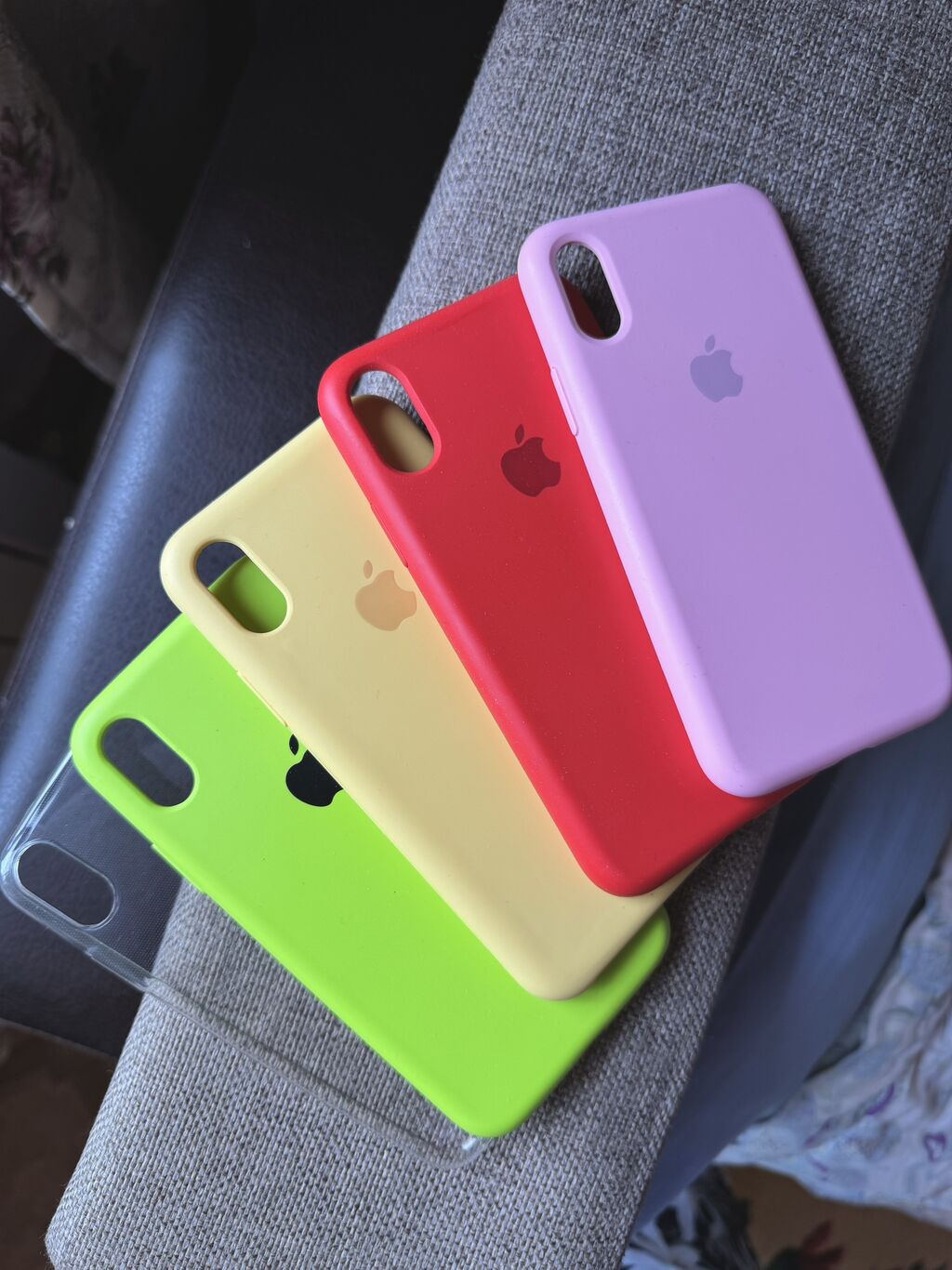 Продаю силиконовые чехлы на iPhone XS🩶💚💛❤️🩷: 100 KGS ▷ Чехлы | Бишкек |  34236067 ᐈ lalafo.kg