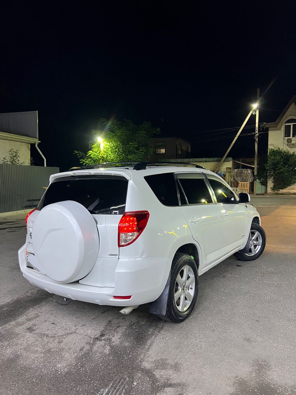 Toyota RAV4: 2008 г., 2.4 л, Автомат, Бензин, Кроссовер: фото 2