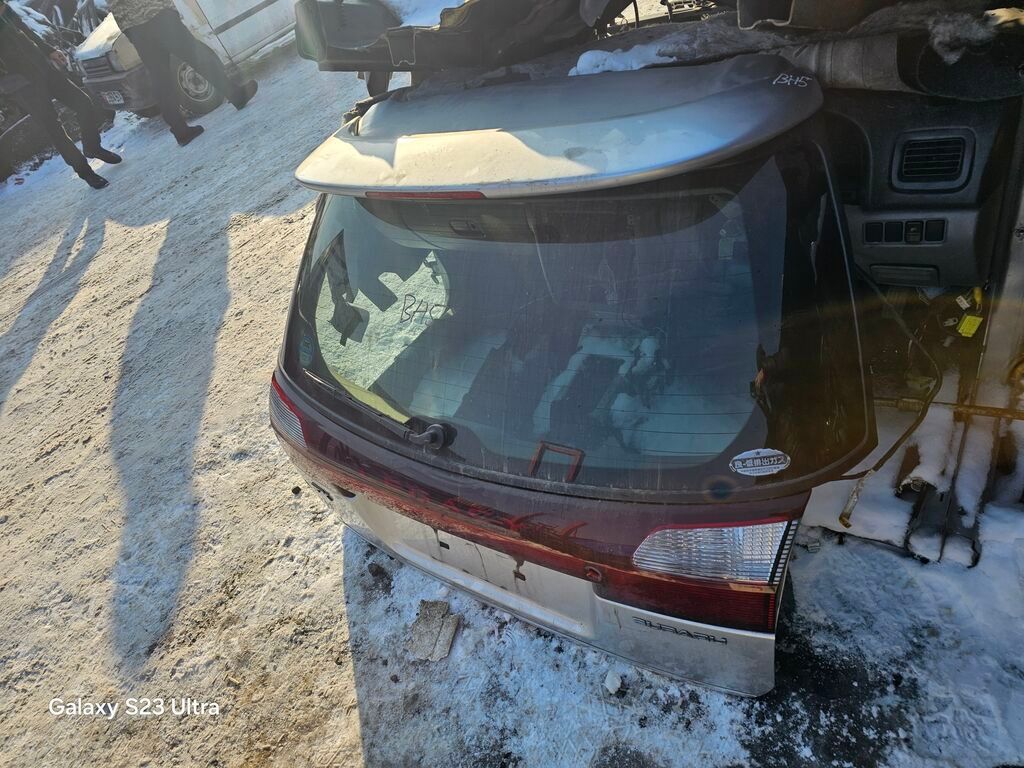 Крышка багажника Subaru, 2002 г., Б/у, Оригинал: фото 2