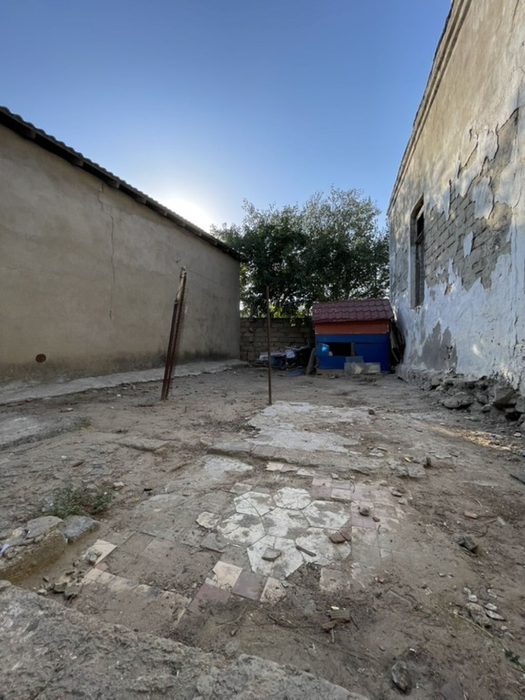 Sentralni bineqedi, bineqedi vaenkomatinin arxasi, 3 cu medende 2