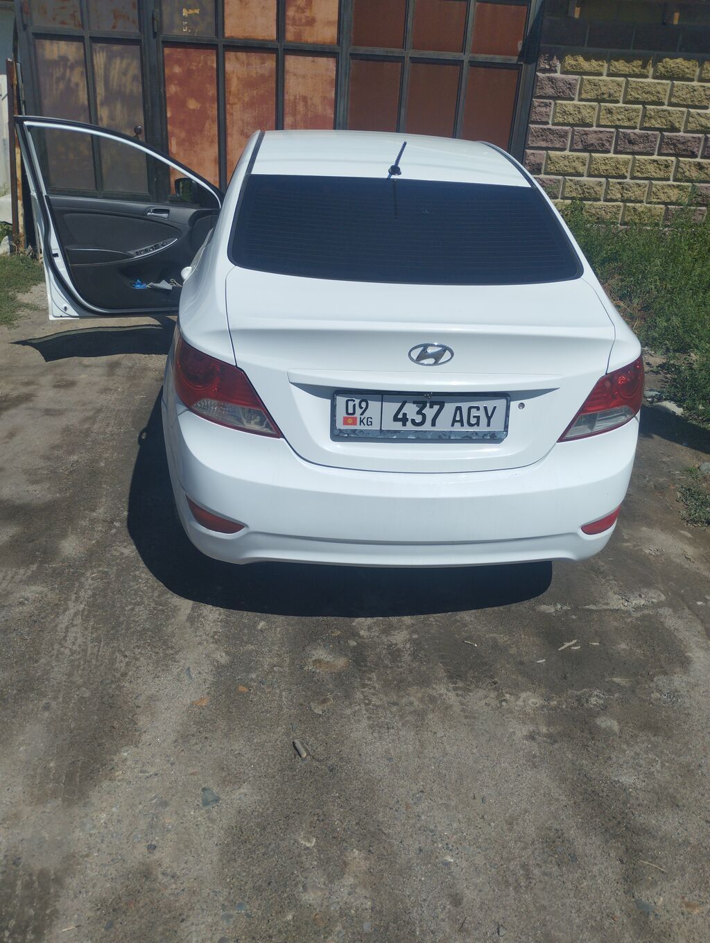 Hyundai Solaris: 2016 г., 1.6 л, Механика, Бензин, Седан: фото 5