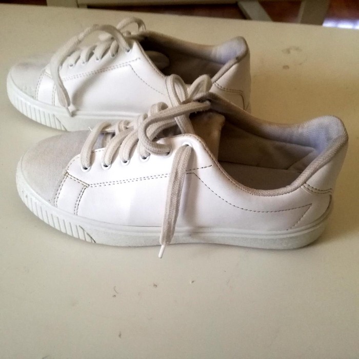 Ženska patike i atletske cipele: Moderne patike vel.38
Unutrasnje gaziste 24,5cm.
Nosene nekoliko puta na lalafo.rs Moderne patike vel.38
Unutrasnje gaziste 24,5cm.
Nosene nekoliko puta - Beograd