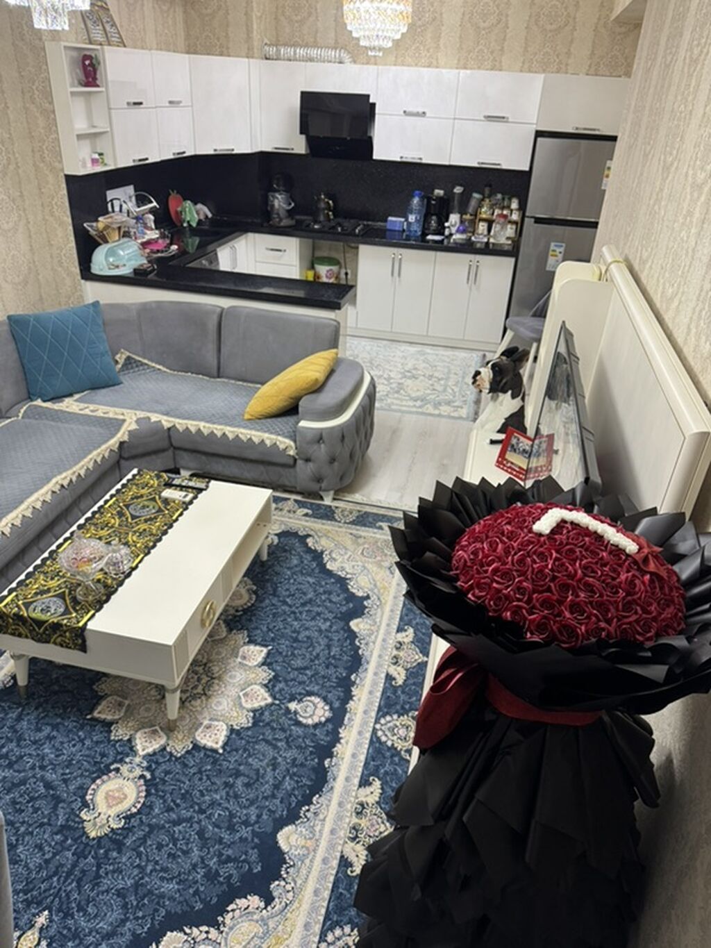 Makler deiləm öz evimdir. 20 Yanvar metrosuna cəmi 5 dəqiqəlik piyada