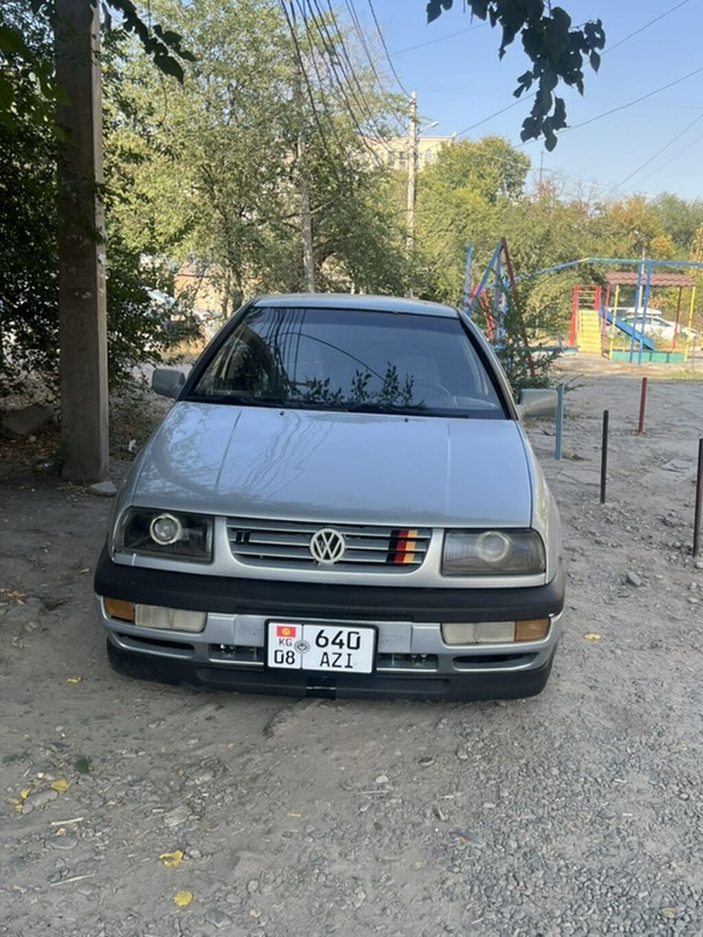 Volkswagen Vento: 1993 г., 1.8 л, Механика, Бензин, Седан: фото 4