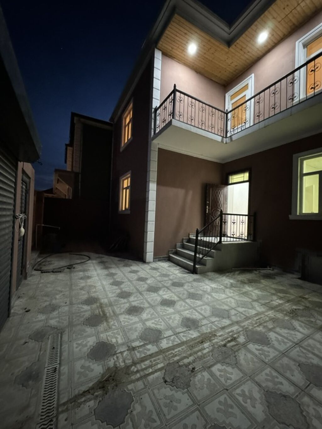 6 otaqlı, 180 kv. m, Kredit var, Yeni təmirli