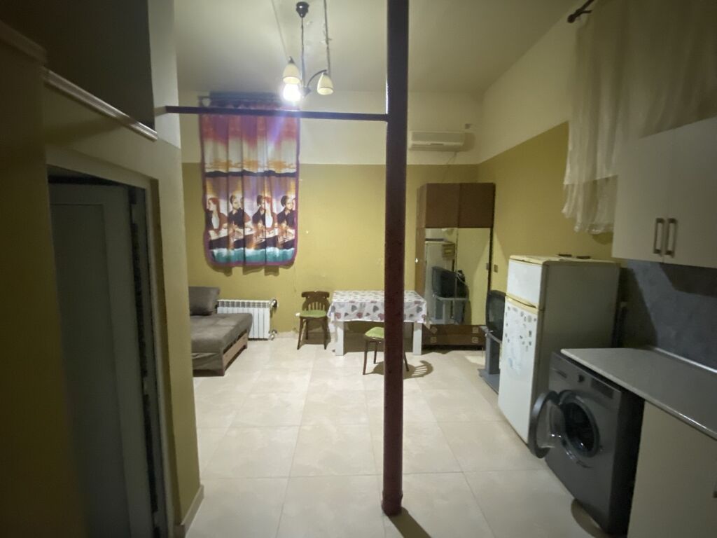 Kirayə verilir 1 otaq 1 hamam,tualet Kombi,daimi su,qaz işıq,internet