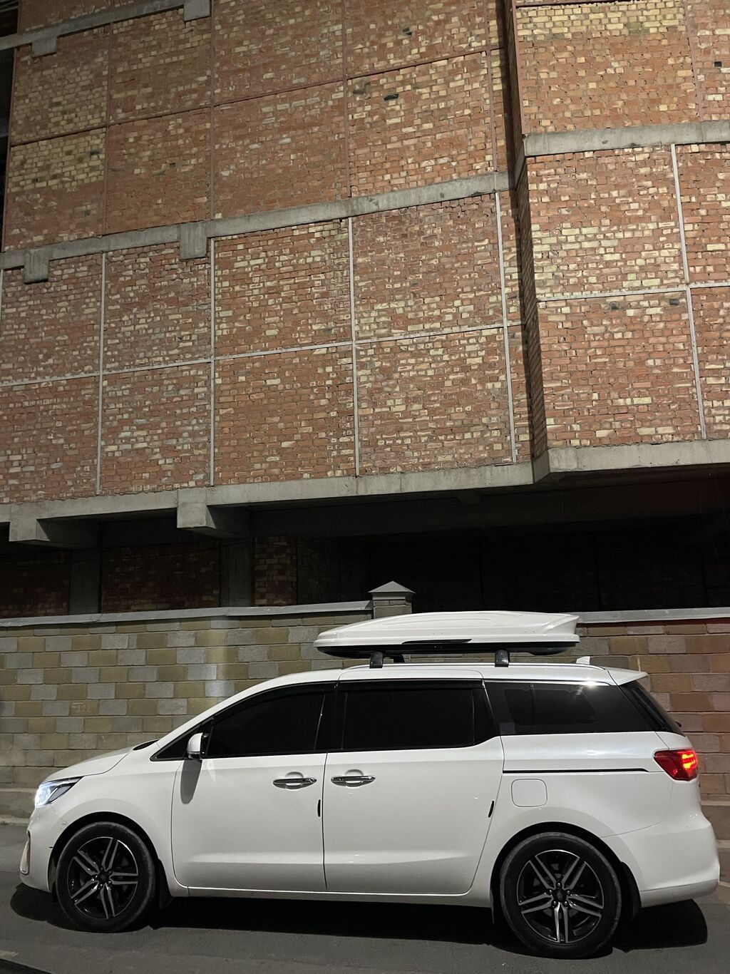 Kia Carnival: 2019 г., 2.2 л, Автомат, Дизель, Минивэн: фото 2