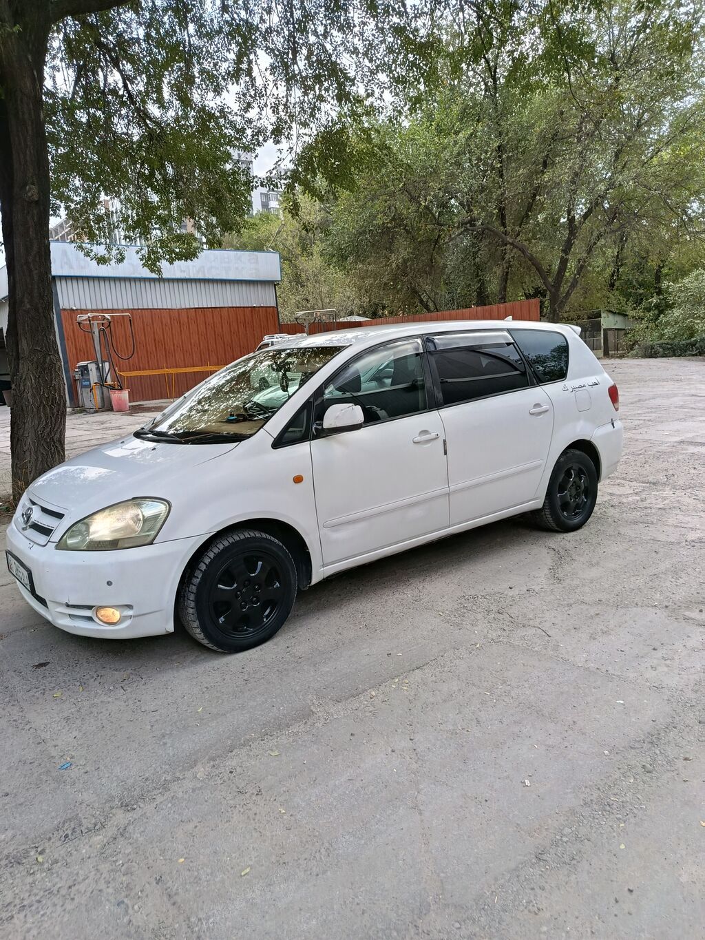 Toyota Ipsum: 2002 г., 2.4 л, Автомат, Бензин, Минивэн: фото 6