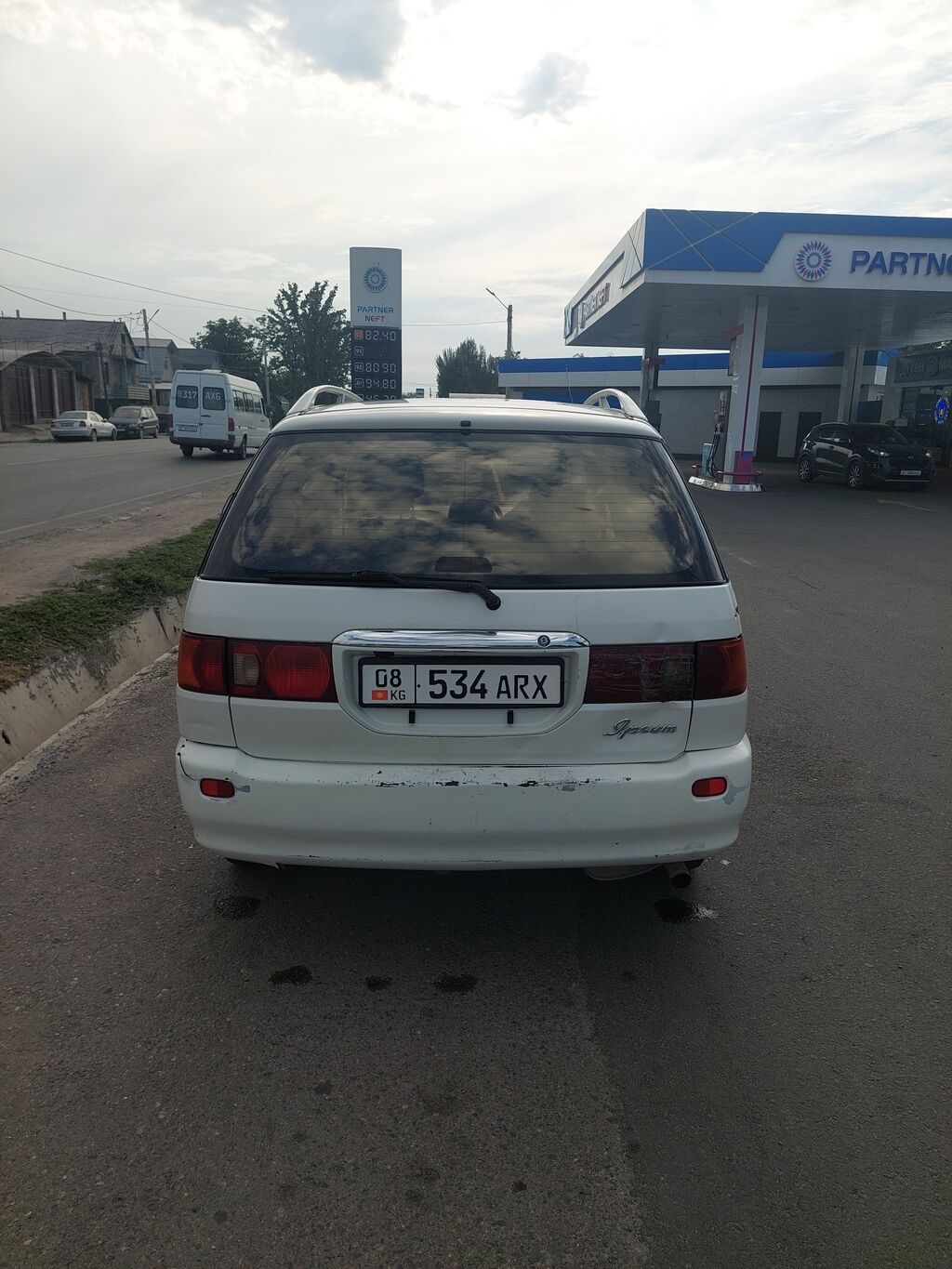 Toyota Ipsum: 2000 г., Автомат, Бензин, Минивэн: фото 6