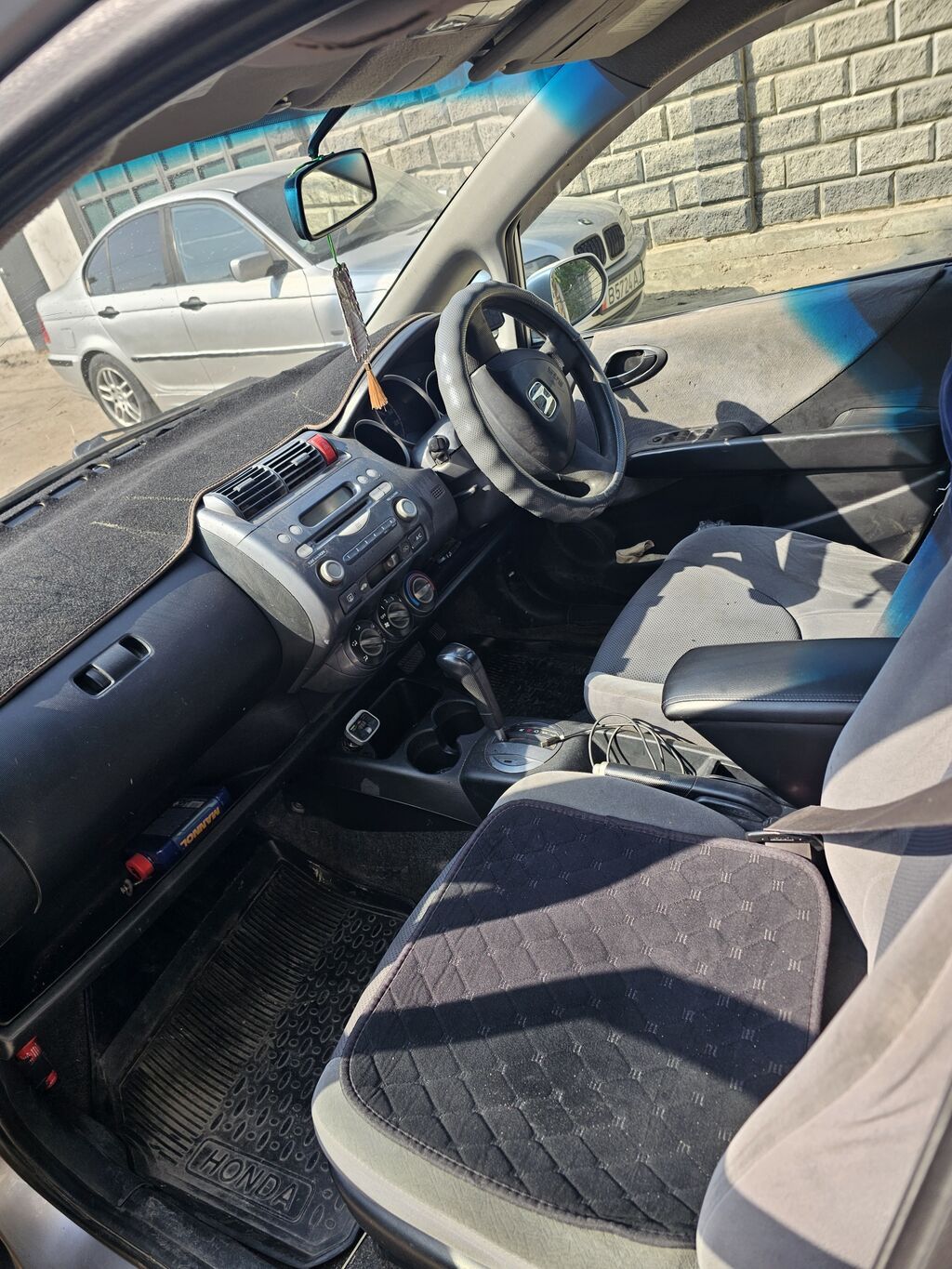 Honda Fit: 2002 г., 1.3 л, Вариатор, Бензин, Хэтчбэк: фото 4