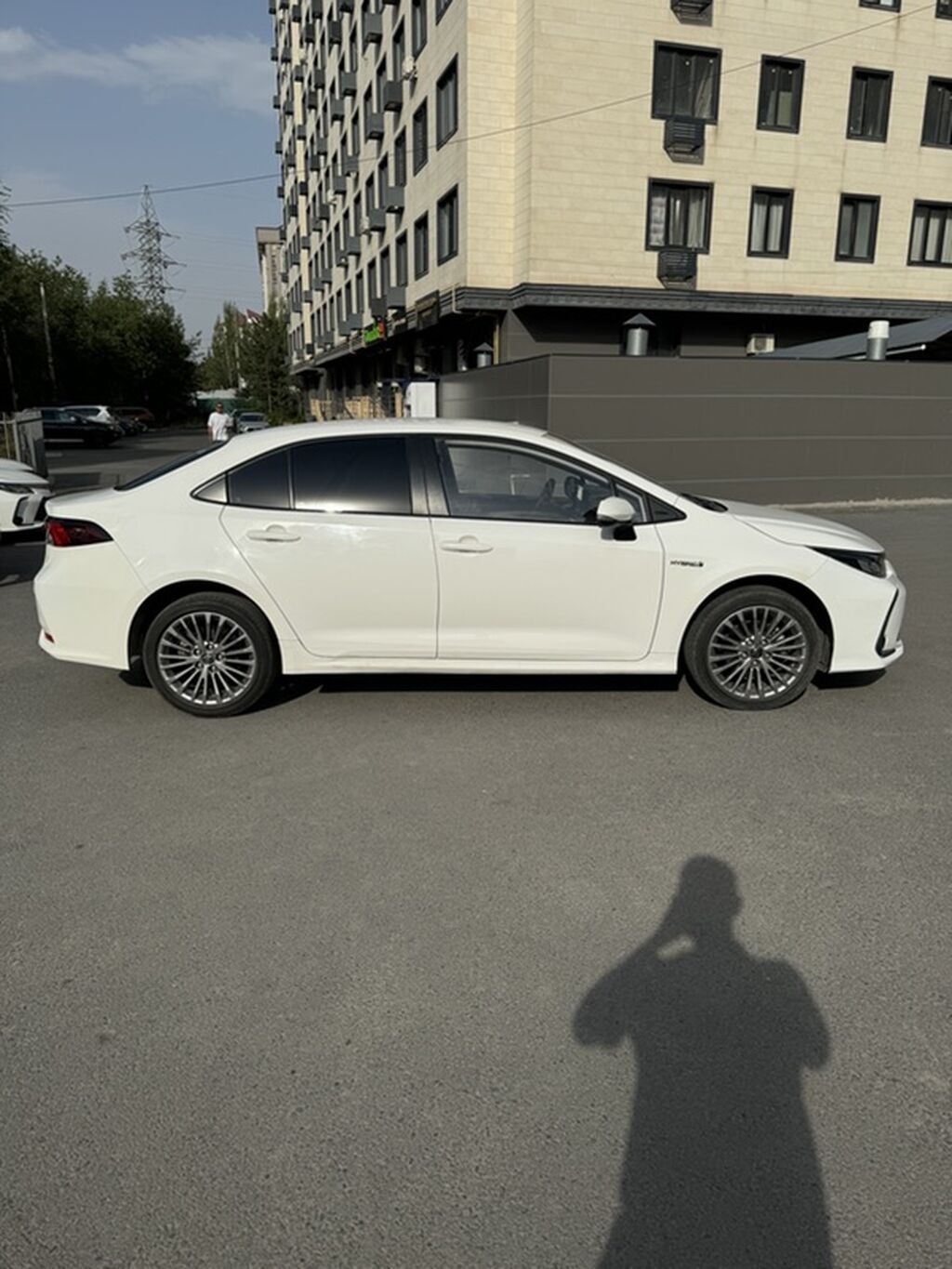 Toyota Corolla: 2022 г., 1.8 л, Автомат, Гибрид, Седан: фото 5