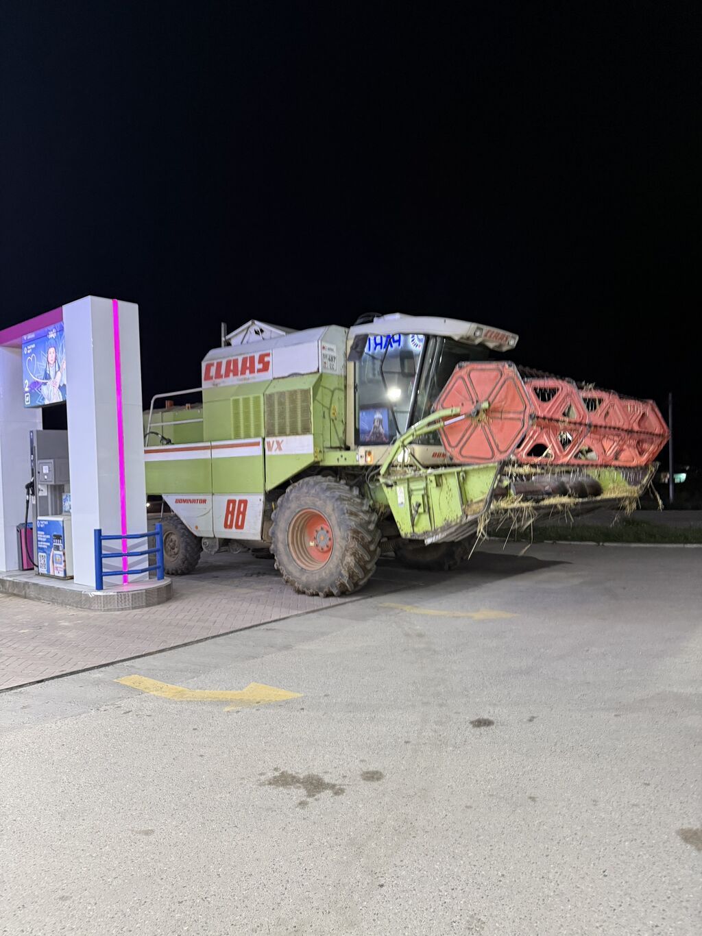 Комбайн зерноуборочный CLAAS Dominator 88 - Широкая жатка с мотовилом: фото 3