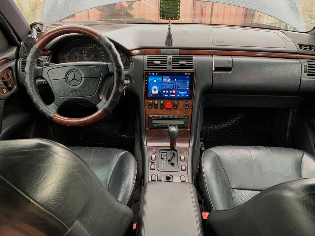 Mercedes-Benz E-Class: 1997 г., 2 л, Автомат, Бензин, Седан: фото 3