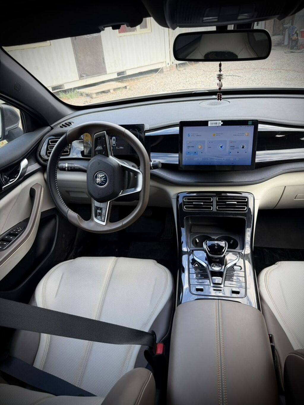 BYD Qin: 2023 г., 1.5 л, Вариатор, Гибрид, Седан: фото 8