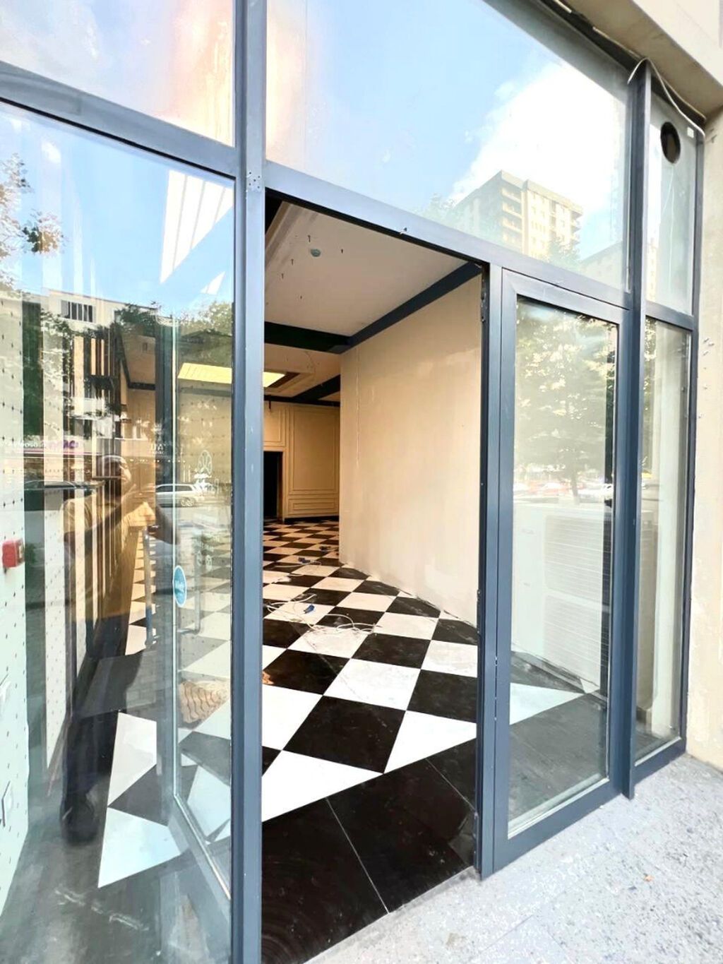 Azadlıq prospektində 77 m² obyekt icarəyə verilir Yer: Nəsimi