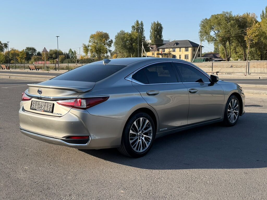 Lexus ES: 2019 г., 2.5 л, Автомат, Гибрид, Седан: фото 5