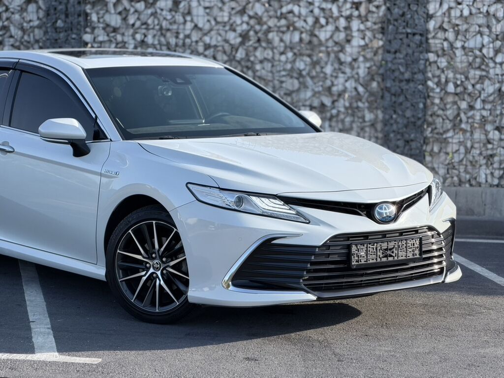Toyota Camry: 2023 г., 2.5 л, Вариатор, Гибрид, Седан: фото 6