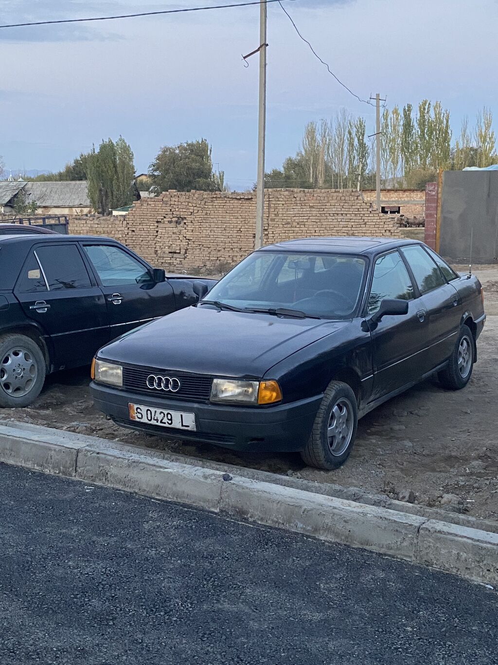 Audi 80: 1991 г., 2 л, Механика, Бензин, Седан: фото 2
