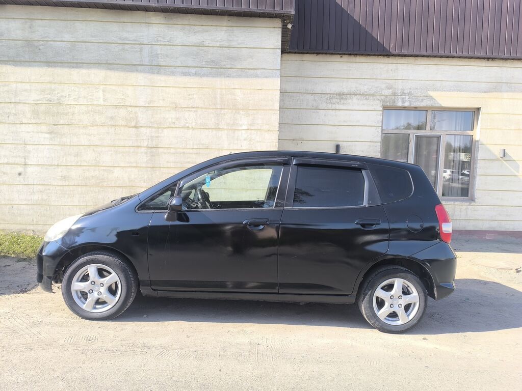 Honda Jazz: 2008 г., 1.3 л, Механика, Бензин, Хэтчбэк: фото 2