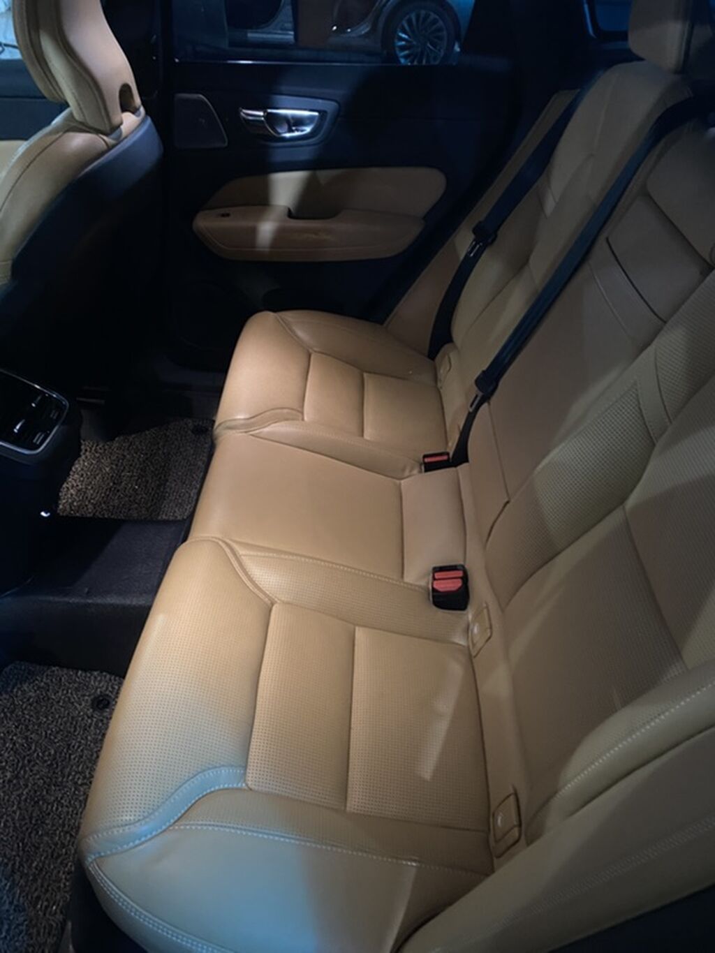 Volvo XC60: 2020 г., 2 л, Автомат, Бензин, Кроссовер: фото 5