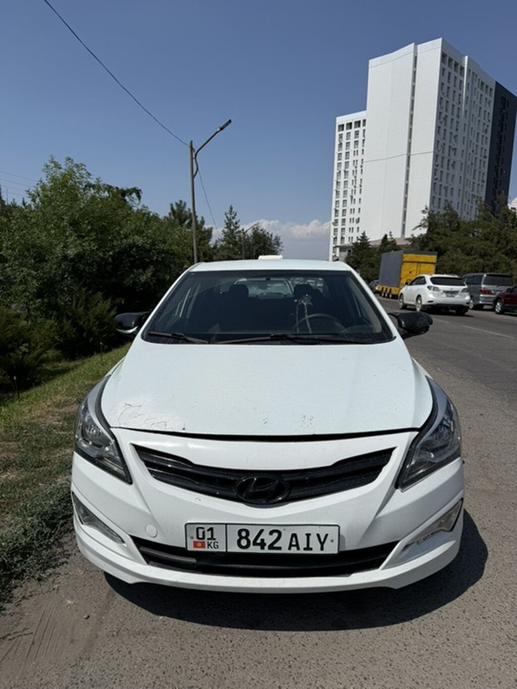 Hyundai Accent: 2015 г., 1.4 л, Механика, Бензин, Седан: фото 2