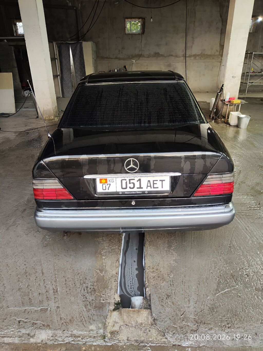 Mercedes-Benz W124: 1994 г., 2.2 л, Механика, Бензин, Седан: фото 3