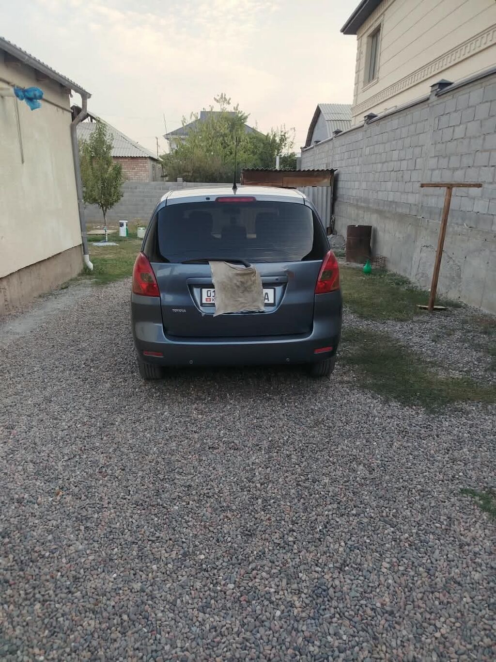 Toyota Corolla Verso: 2003 г., 1.6 л, Механика, Бензин, Универсал: фото 3
