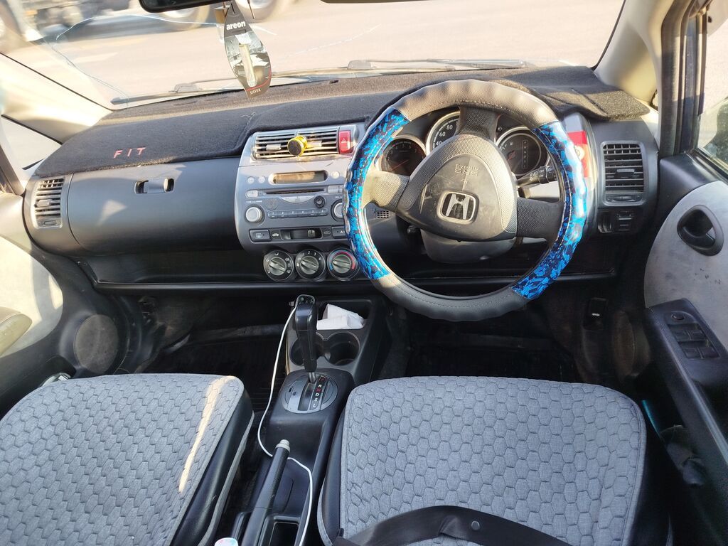 Honda Fit: 2002 г., 1.3 л, Вариатор, Бензин, Хэтчбэк: фото 8