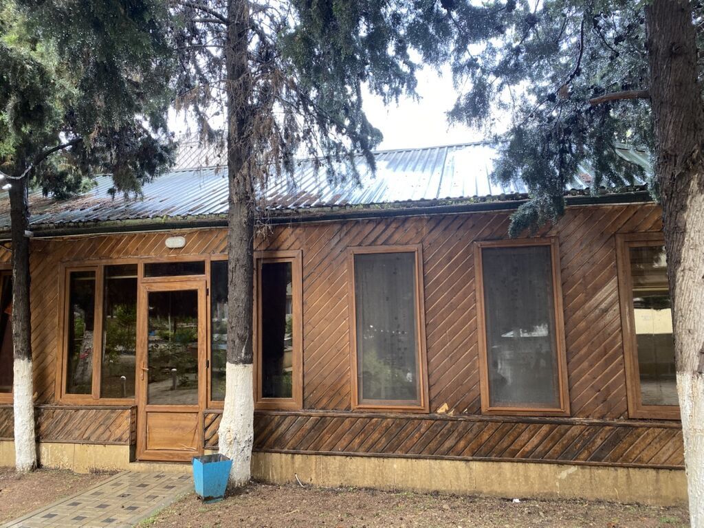 FURQAN AİLƏVİ İSTİRAHƏT MƏRKƏZİ.Restaran 21 sotun içindədir.70-80