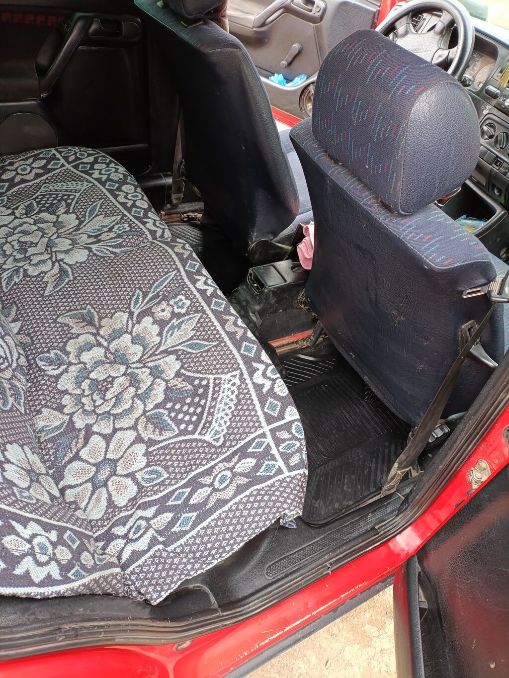 Volkswagen Golf: 1994 г., 2 л, Механика, Бензин, Хэтчбэк: фото 7