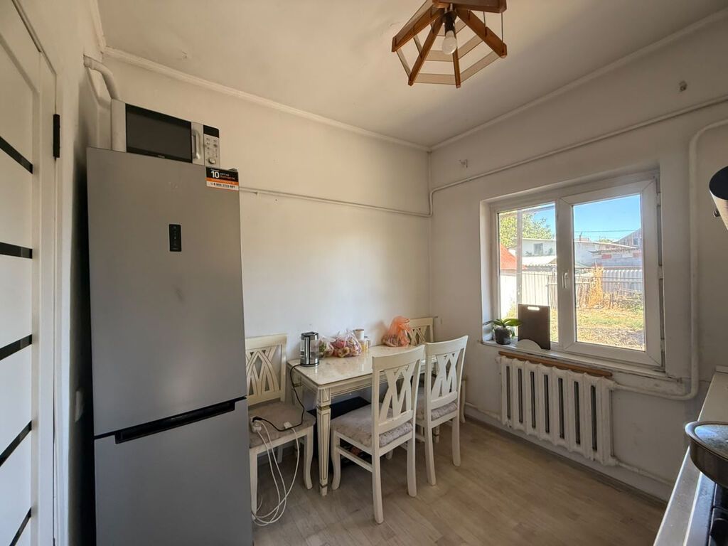 3 комнаты, 56 м², 3 соток, Бишкек, Западный (новый) автовокзал Риэлтор: фото 3