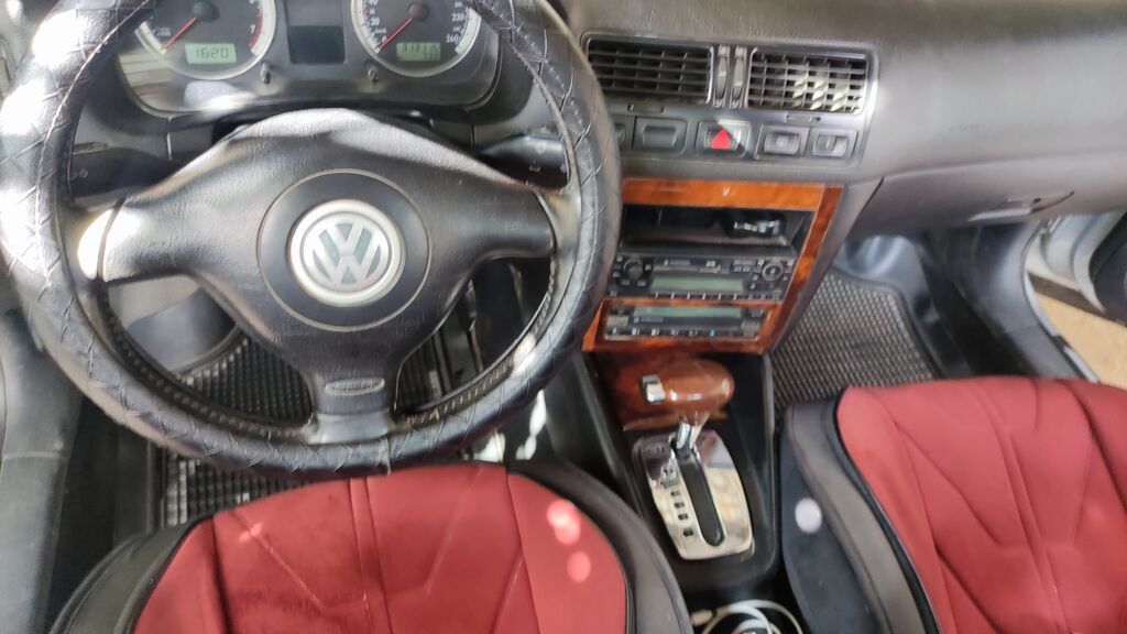 Volkswagen Bora: 2002 г., 1.6 л, Автомат, Бензин, Седан: фото 6