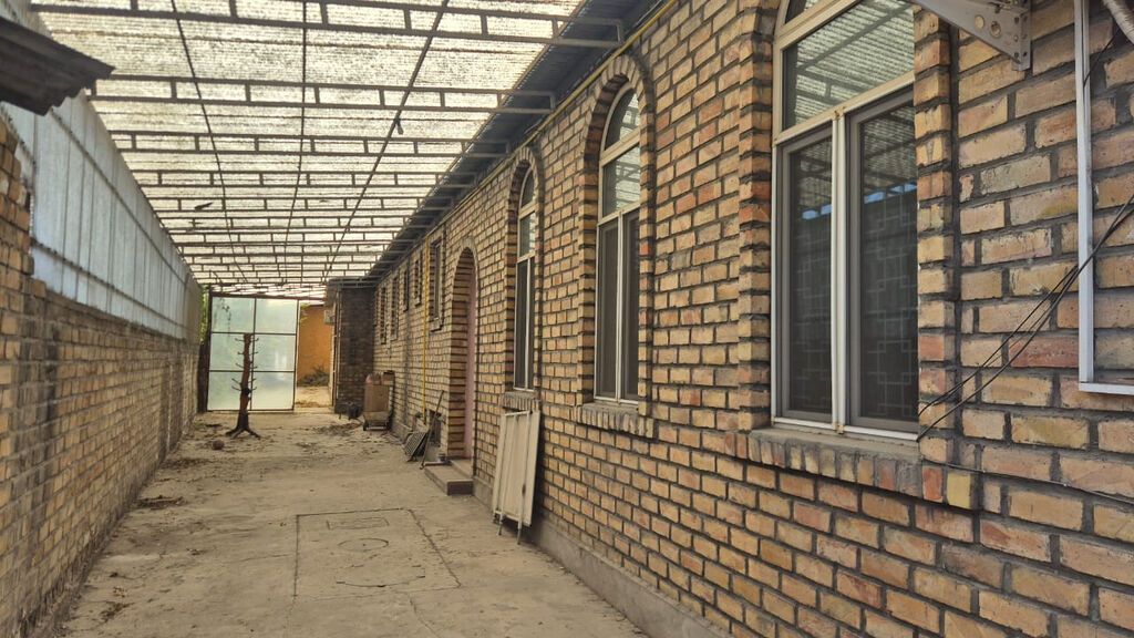 450 м2. Можно под бизнес. Первая линия. Сдаю в аренду дом в Бишкеке -: фото 3