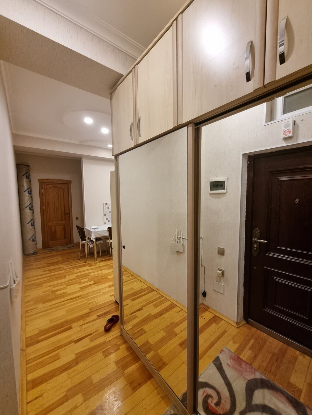 Kirayə verilir! Bakı şəhəri, 9-cu mikrorayon, Mir Cəlal 63A ünvanında
