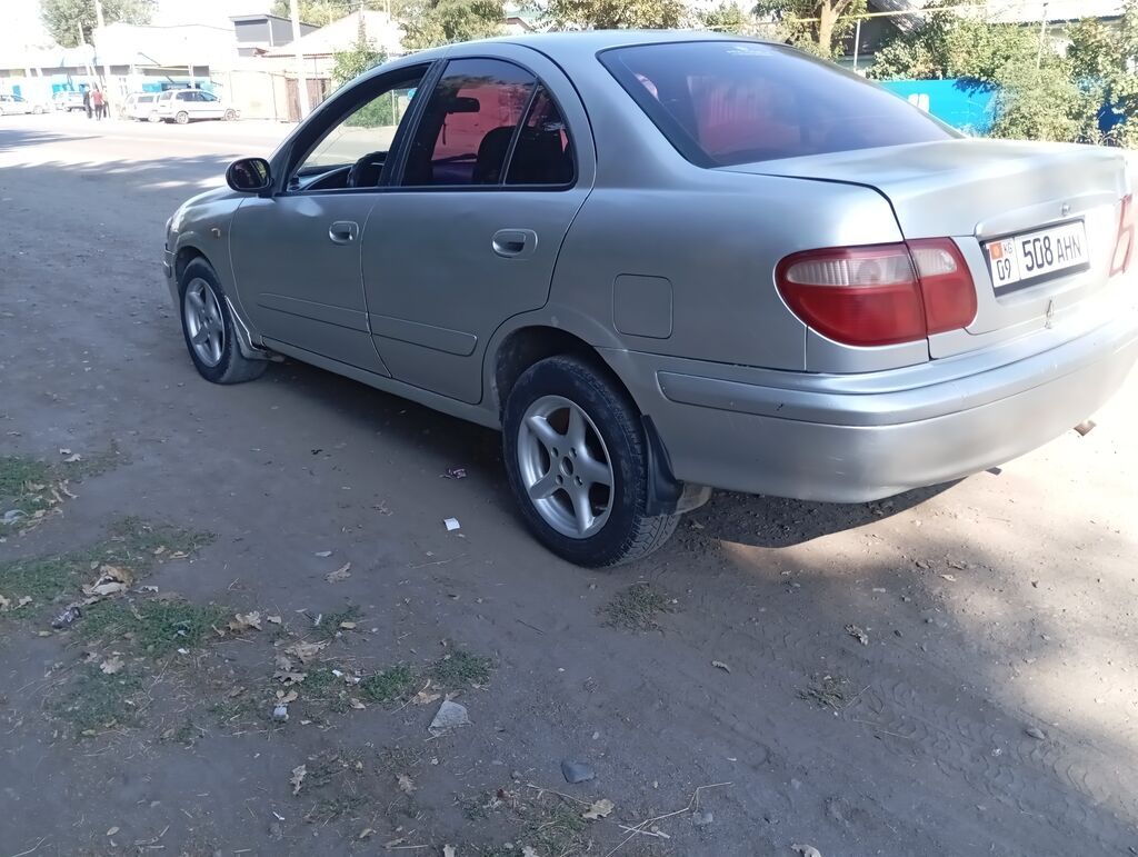 Nissan Almera: 2001 г., 1.8 л, Механика, Бензин, Седан: фото 4