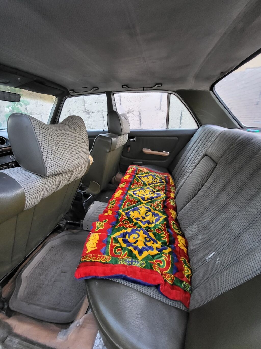 Mercedes-Benz W123: 1984 г., 2 л, Механика, Дизель, Седан: фото 4