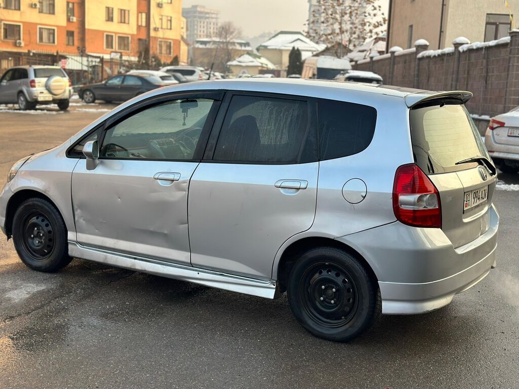Honda Fit: 2003 г., 1.3 л, Автомат, Бензин, Хэтчбэк: фото 4