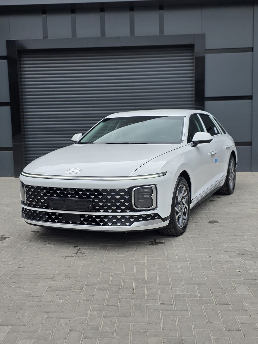 Hyundai Grandeur: 2026 г., 1.6 л, Автомат, Гибрид, Седан: фото 1