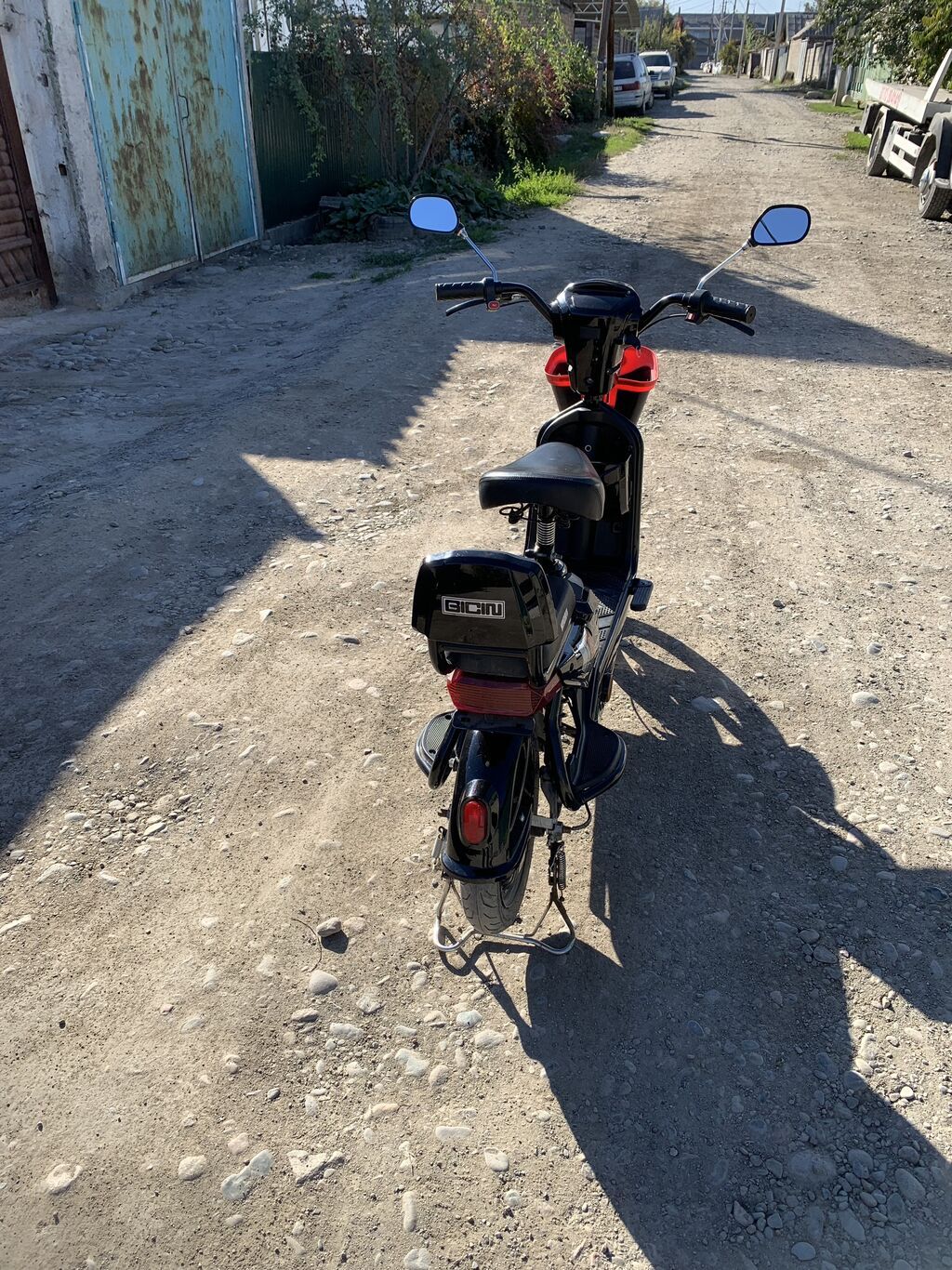 Продаю электроскутер, в отличном состоянии. 48 v / 12 ah/ 350w . Стоит: фото 4